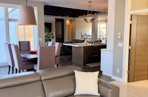 Eden Prairie House | Luxury Bearpath Home - Twin Cities Getaway