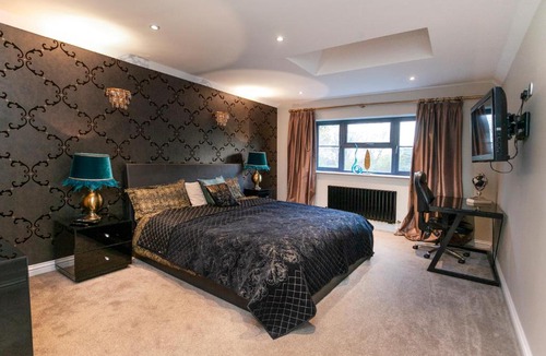Leicester House | Luxury bedroom