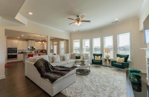 Hampton House | Luxury Bedroom with Private Bath
