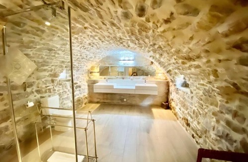 Martignargues House | LUXURY BIJOU SUITE with private Jacuzzi