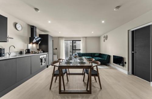 Sheldon Apartment | Luxury Birmingham Apartment - Parking