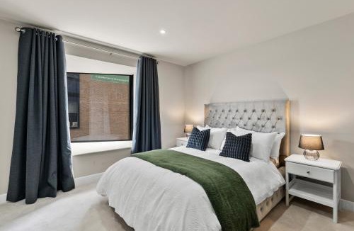 Sheldon Apartment | Luxury Birmingham Apartment - Parking