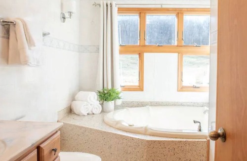 Mount Aetna House | Luxury Blue Mountain Retreat.