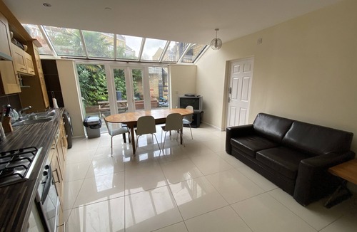 Greenhithe House | LUXURY BLUEWATER HOLIDAY HOME