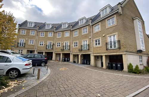 Greenhithe House | LUXURY BLUEWATER HOLIDAY HOME