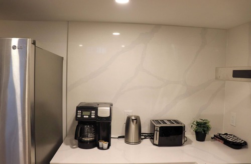 Richmond Hill Apartment | Luxury, Brand-New, Spacious , Modern Apartment with One Parking.