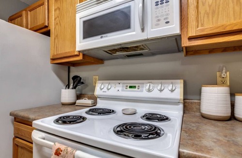 Arthur Apartment | Luxury Brooklyn St APT - Near LMU & Nat’l Park