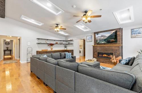 Inman Villa | Luxury Brooks Retreat