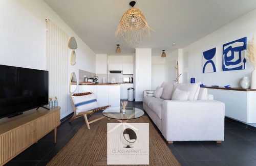 Carnon-Plage Apartment | Luxury building with pond view and parking