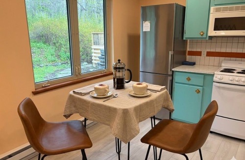 Town of Veteran Apartment | Luxury Bungalow w/Private SAUNA.A beautiful spot to unwind, surrounded by nature
