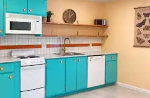 Town of Veteran Apartment | Luxury Bungalow w/Private SAUNA.A beautiful spot to unwind, surrounded by nature