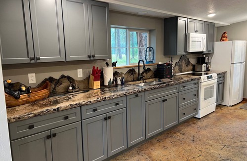 Darby House | Luxury bunkhouse home along the West Fork River