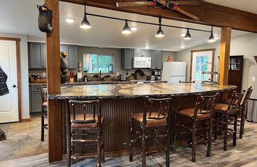 Darby House | Luxury bunkhouse home along the West Fork River