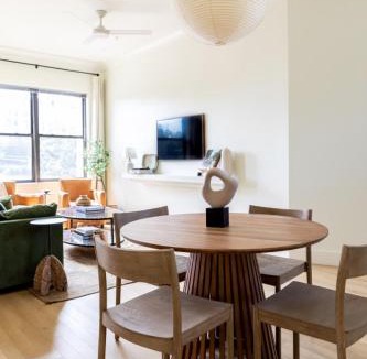 Hillsboro Village House | Luxury by Music Row Belmont Vanderbilt FREE Parking