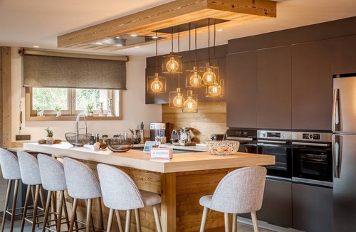 Les Eucherts Ski Chalet | LUXURY CHALET WITH SPA