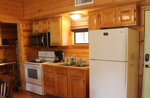 Leakey Cabin | Luxury Cabin 2 overlooking the beautiful Leakey Springs