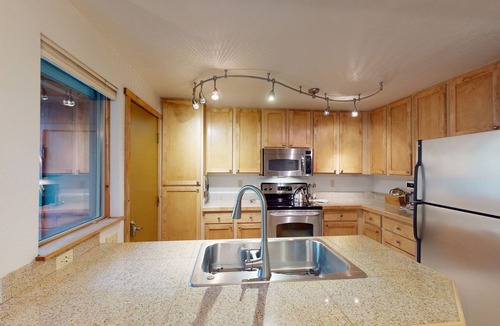 Tennis Village Condo | Luxury Cabin | Access to Exclusive Golf