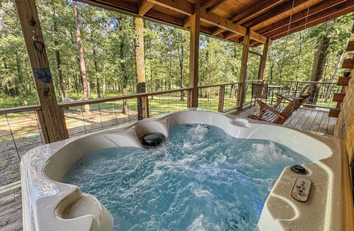 Bismarck Cabin | Luxury cabin getaway on a 40 acre retreat