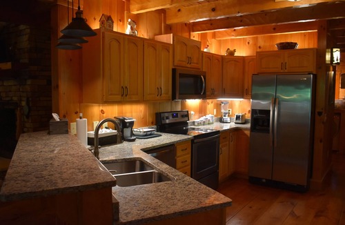 Fairfield Cabin | Luxury cabin in the woods, 2 bedrooms plus loft
