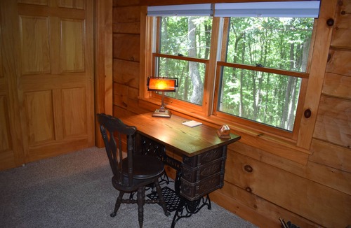 Fairfield Cabin | Luxury cabin in the woods, 2 bedrooms plus loft