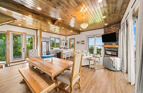 Sevierville Cabin | Luxury Cabin Indoor Pool Arcade Views
