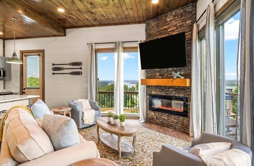 Sevierville Cabin | Luxury Cabin Indoor Pool Arcade Views