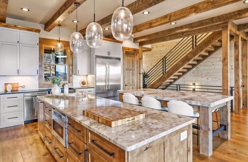 Ridgeline Vistas Cabin | Luxury Cabin - Mountain Views, Pool Table, Hot Tub