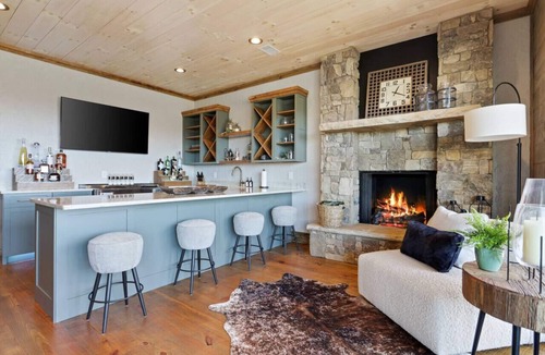 Ridgeline Vistas Cabin | Luxury Cabin - Mountain Views, Pool Table, Hot Tub