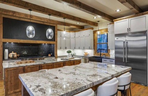 Ridgeline Vistas Cabin | Luxury Cabin - Mountain Views, Pool Table, Hot Tub