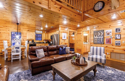 Broken Bow Cabin | Luxury Cabin Near Lake - Sauna, Cold Plunge, Hot Tub, Fire Pit, & Games