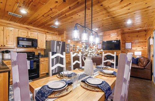 Broken Bow Cabin | Luxury Cabin Near Lake - Sauna, Cold Plunge, Hot Tub, Fire Pit, & Games