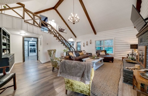 Fairfield Cabin | Luxury Cabin on 9.5acres, ready for your gatherings and retreats!