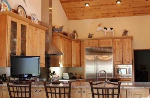 Los Ojos House | Luxury Cabin on Brazos River with breathtaking views of Brazos Cliffs.