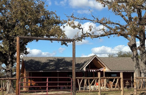 Cotton Gin House | Luxury Cabin on Private Lake - Rustic Elegance - ATV’s, Canoes, Fire Pit, Skeet