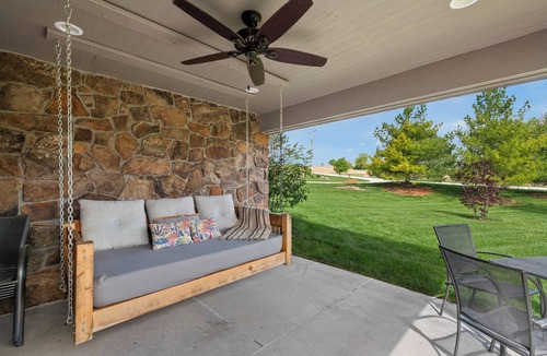 Elkhorn Cabin | Luxury Cabin Overlooking Lake Wanahoo