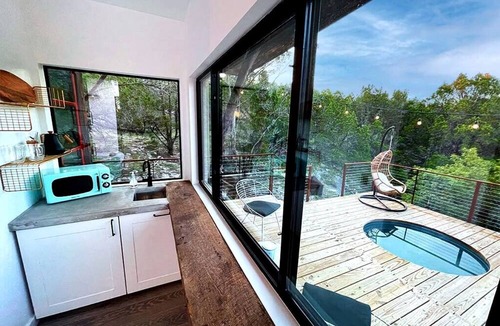 Oatmeal House | Luxury Cabin Rentals in Texas, Perfect for Glamping near Austin