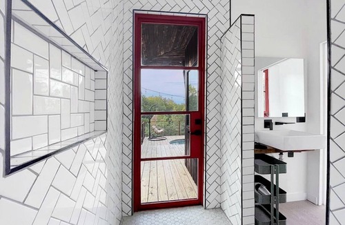 Oatmeal House | Luxury Cabin Rentals in Texas, Perfect for Glamping near Austin