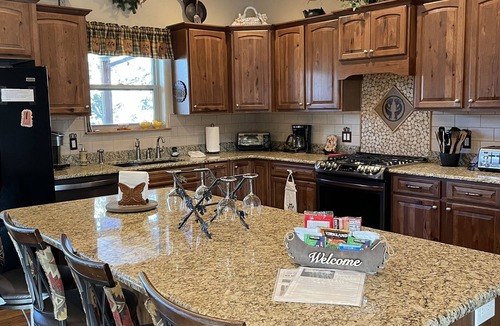 Ruidoso House | Luxury Cabin! Upper Canyon Lookout -Sierra Blanca view close to town