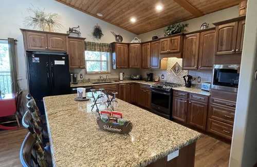 Ruidoso House | Luxury Cabin! Upper Canyon Lookout -Sierra Blanca view close to town