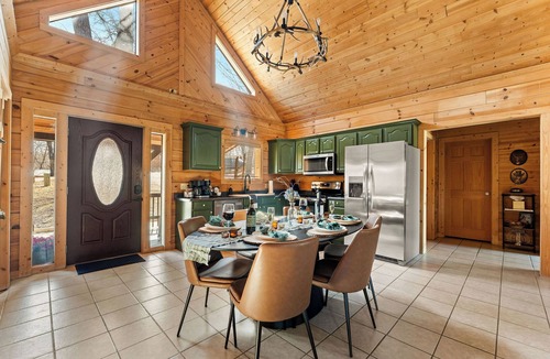 Branson Cedars Cabin | Luxury Cabin Vibes Walk to Thunder Ridge