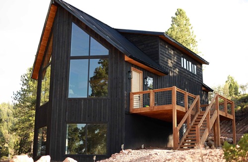 Mammoth Creek Cabin | Luxury Cabin w/Sauna|Near Zion & Bryce|Sleeps 13