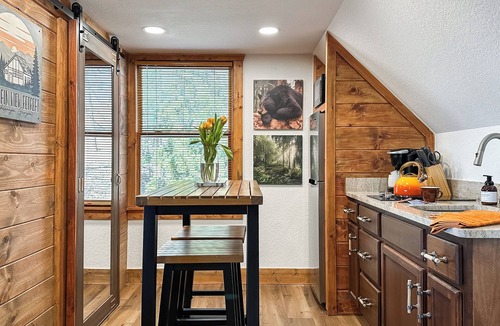 Dahlonega Apartment | Luxury Cabin W/Stunning Sunset View,Spa Deck,Game Room near Wineries & Downtown