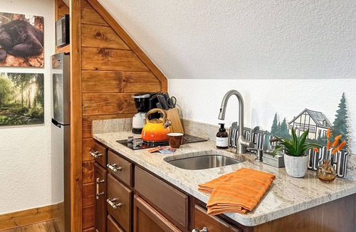 Dahlonega Apartment | Luxury Cabin W/Stunning Sunset View,Spa Deck,Game Room near Wineries & Downtown