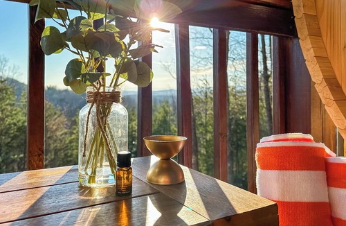 Dahlonega Apartment | Luxury Cabin W/Stunning Sunset View,Spa Deck,Game Room near Wineries & Downtown