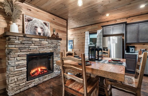 Chalet Village North Cabin | Luxury Cabin w/View! 3 Pools, Pickleball, Game Rm, Hot Tub!