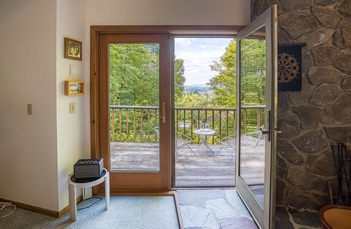 Lenox Ski Chalet | Luxury Cabin Winter Views & Deck besides Kennedy Park, Walk to Lenox.