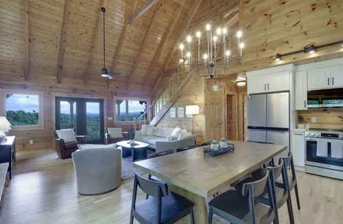 Necowa Cove Cabin | Luxury Cabin with Hot Tub & Lake Views