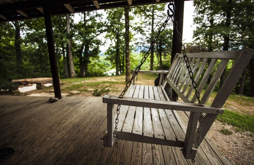 Greeneville Cabin | Luxury Cabins near Pigeon Forge | Family Friendly | Pet Friendly