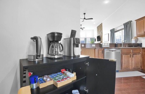 Tannersville House | Luxury Camelback Summit: 5bed 4bath, Hot Tub, Game Room, Movie Room, Slope Views