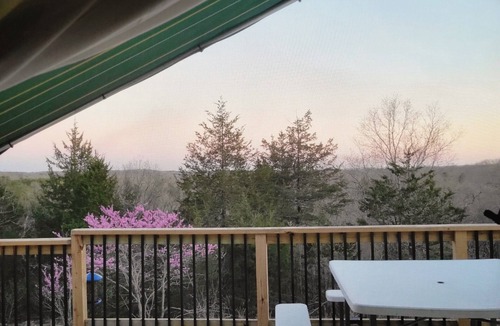 Squires House | Luxury Camp w/TV, Wi-Fi & Bunkbeds!